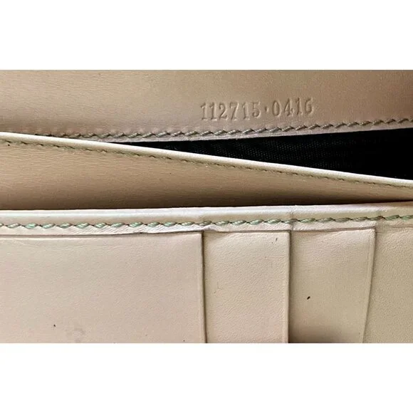 Gucci Pink Leather Wallet With Signature GG Pattern & Multiple Card Slots - Picture 5 of 9